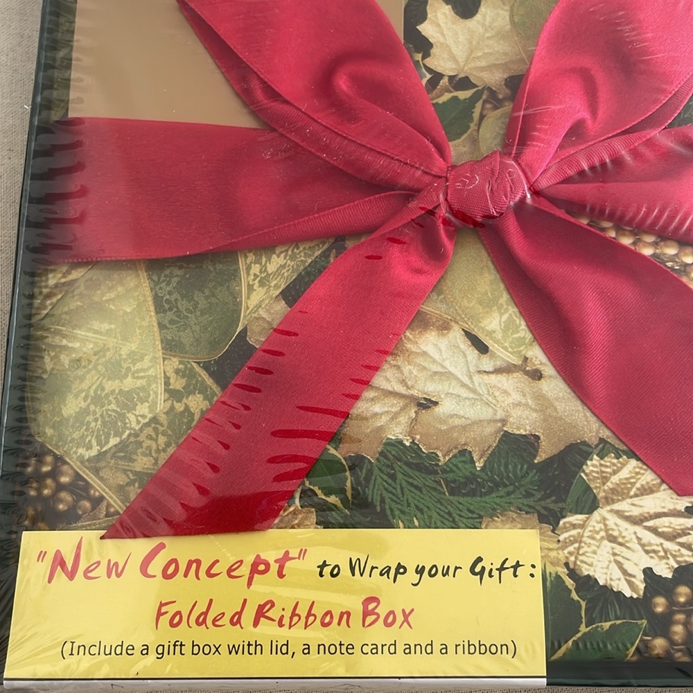 Christmas Gift Box Set - Includes Gift Box  With Lid, Note Card & Ribbon - Picture 5 of 7